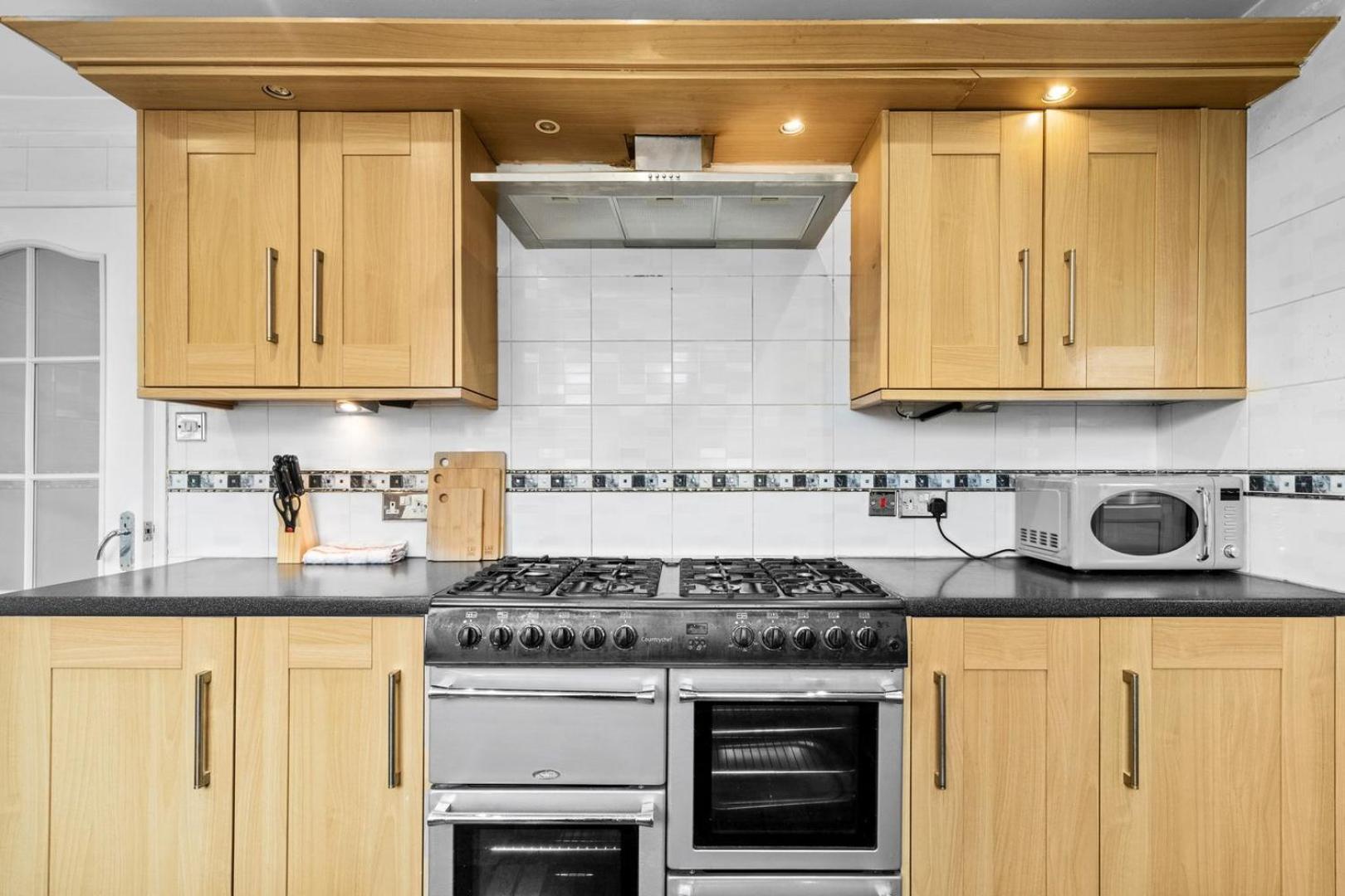 Spacious 5 Bedroom House Nottingham Exterior photo